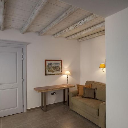 Miland Suites Adamantas  Esterno foto
