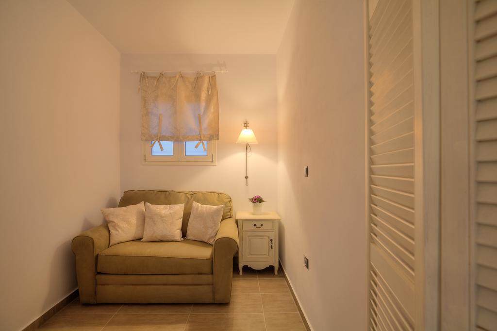Miland Suites Adamantas  Esterno foto