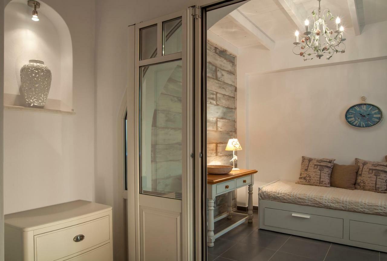 Miland Suites Adamantas  Esterno foto